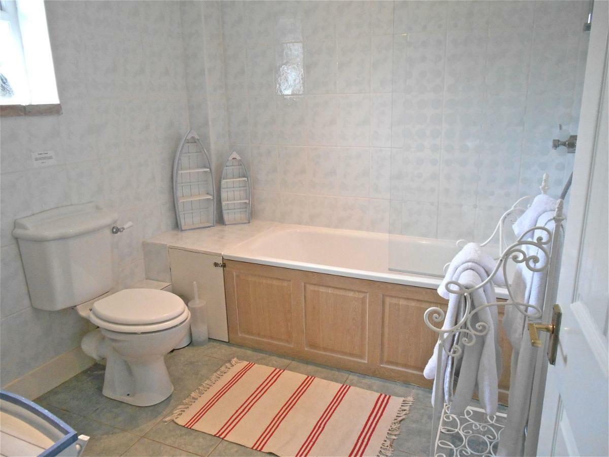 Spacious Swallow Cottage Tisbury Extérieur photo